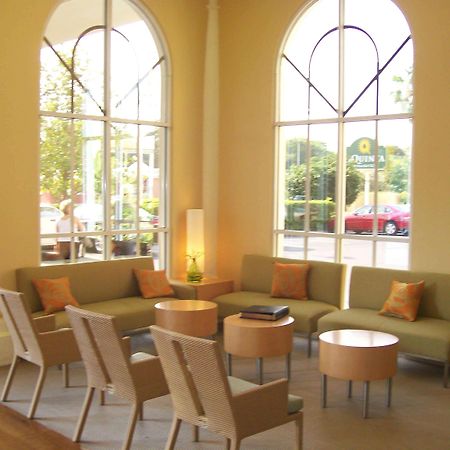 La Quinta By Wyndham Sarasota Downtown Hotel Exterior photo