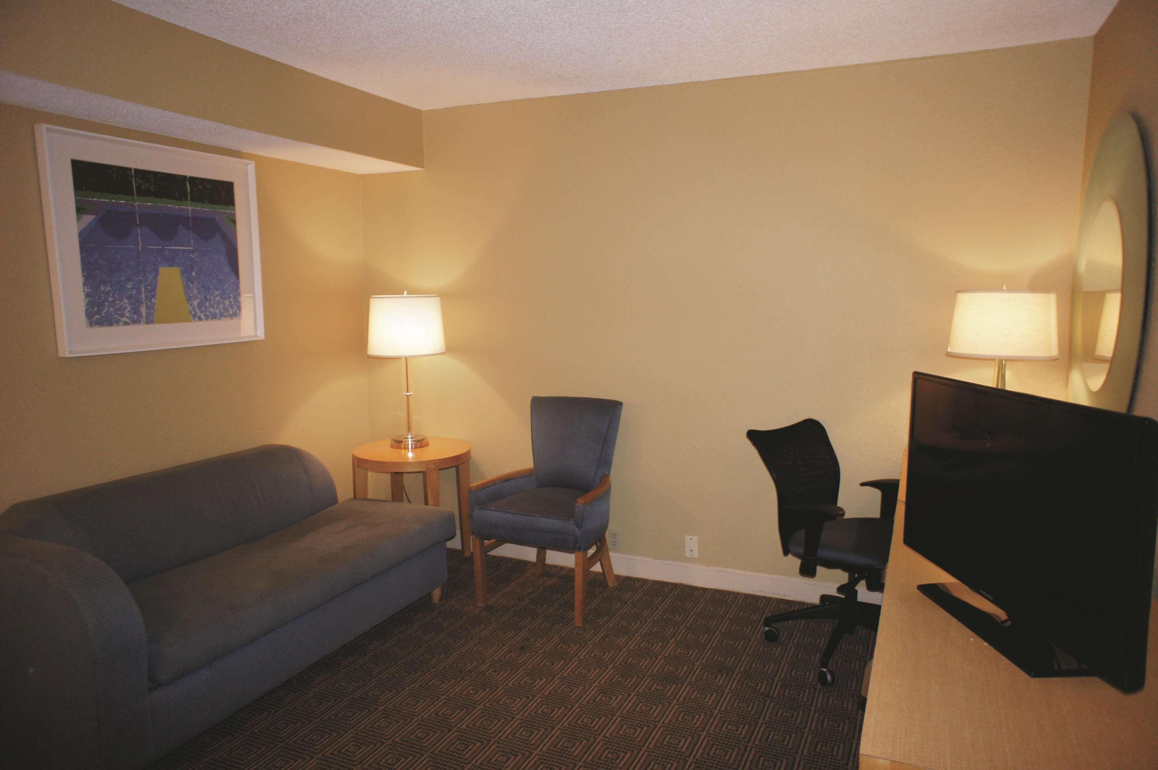 La Quinta By Wyndham Sarasota Downtown Hotel Exterior photo