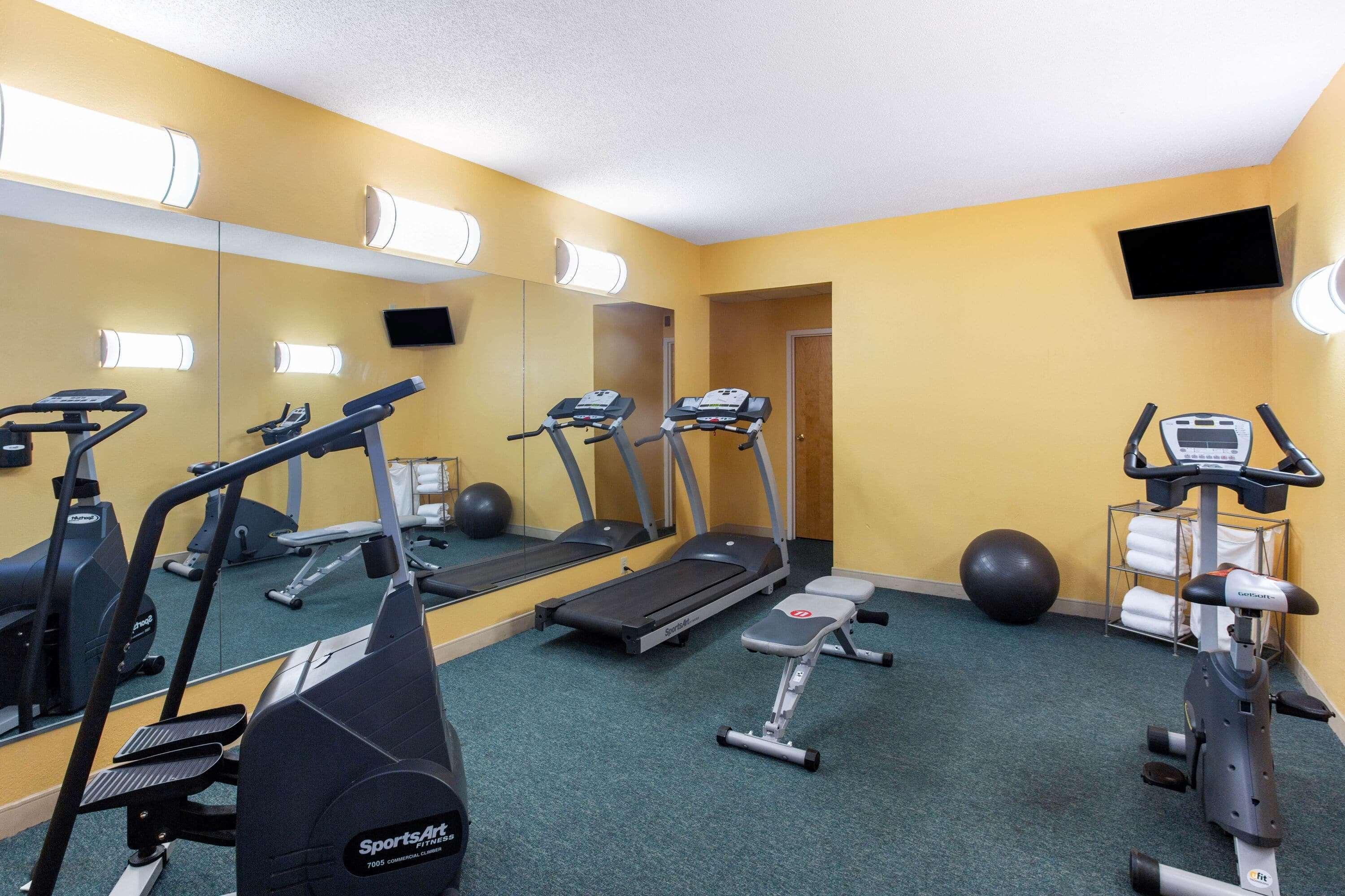 La Quinta By Wyndham Sarasota Downtown Hotel Exterior photo